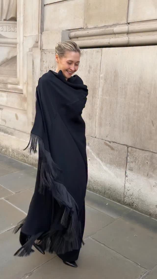 Post 4 by Victoria on Instagram (video)