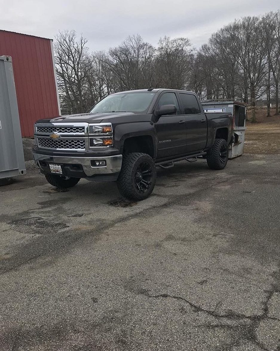 Post 1 by 4wd silverado✊ on Instagram (image)
