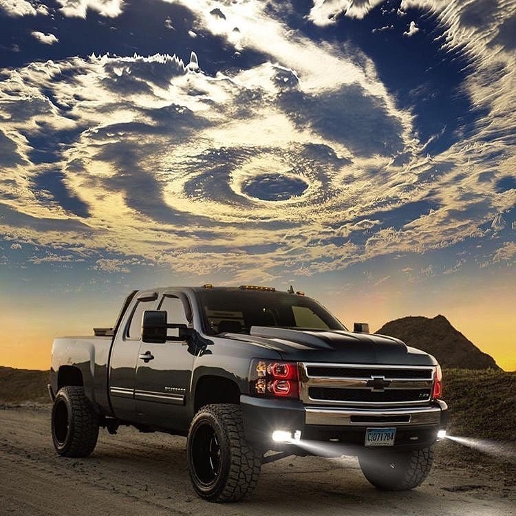 Post 3 by 4wd silverado✊ on Instagram (image)