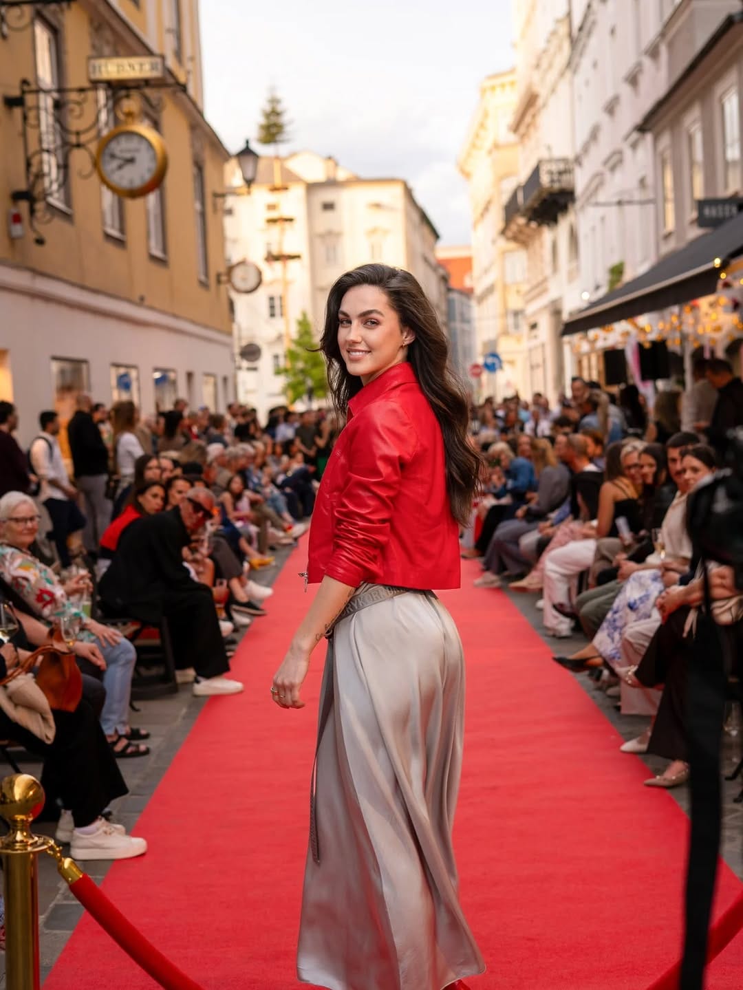 Post 9 by HERZENSTÖCHTER on Instagram (carousel)