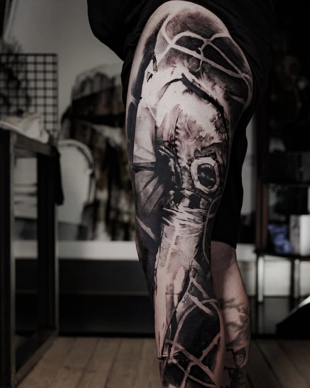 Post 4 by el niño mutante on Instagram (image)