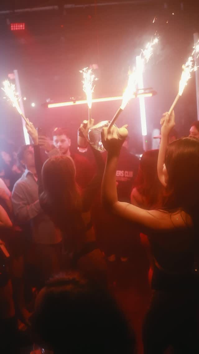 Post 9 by DJ Eduardo Franco on Instagram (video)