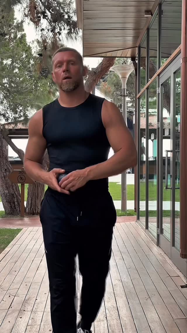 Post 5 by Igor' Andrikevich on Instagram (video)