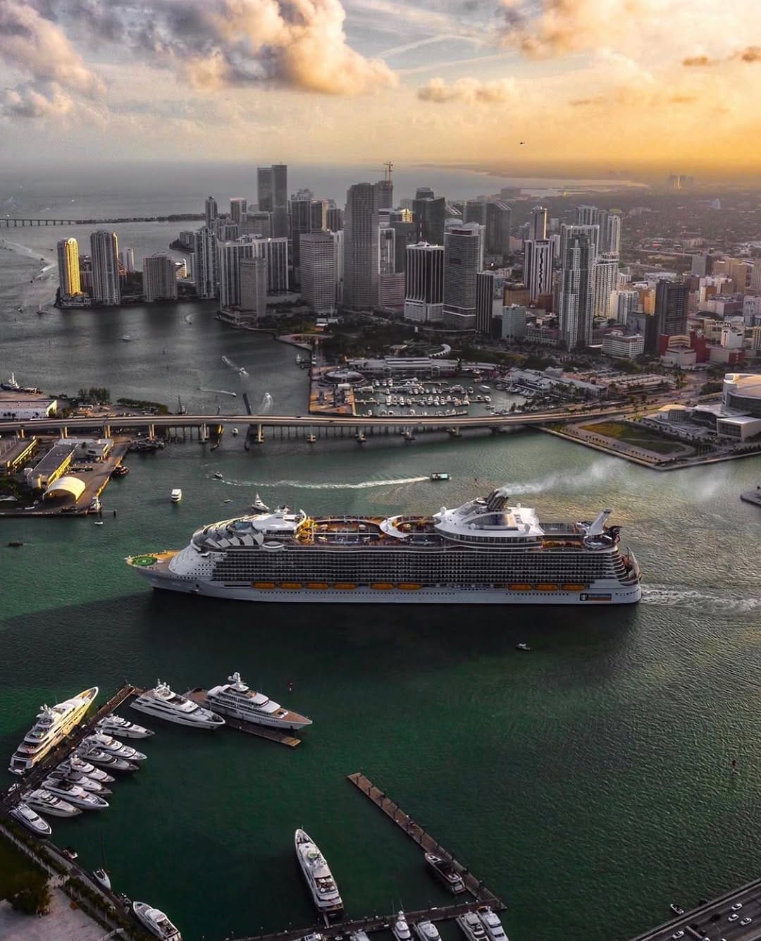 Post 7 by TopMiamiPhoto on Instagram (image)
