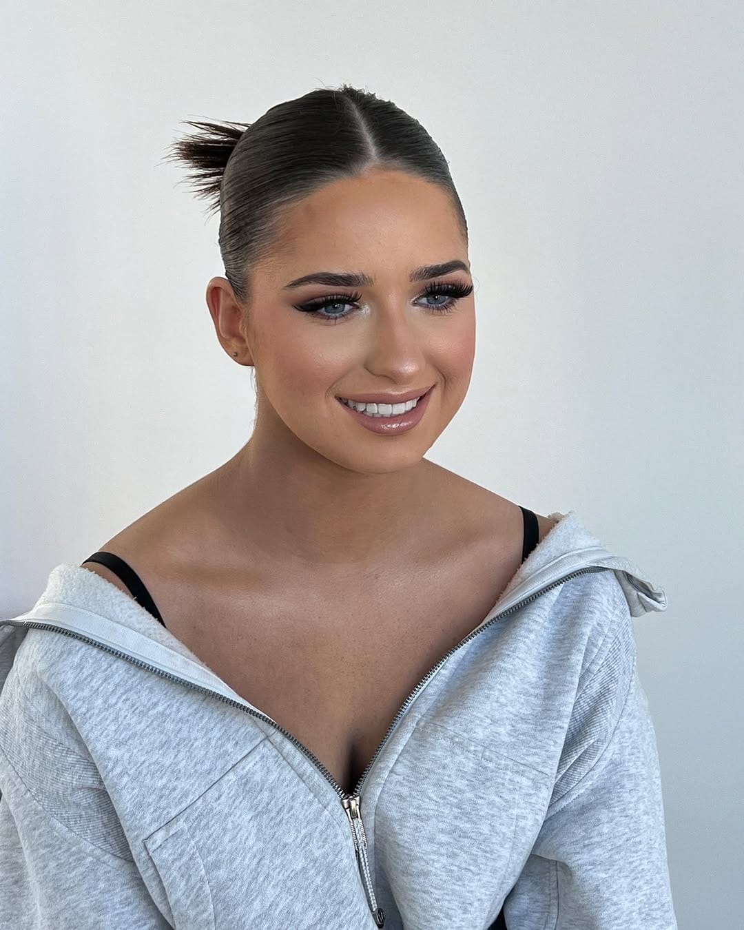 Post 6 by MELBOURNE MAKEUP ARTIST on Instagram (image)