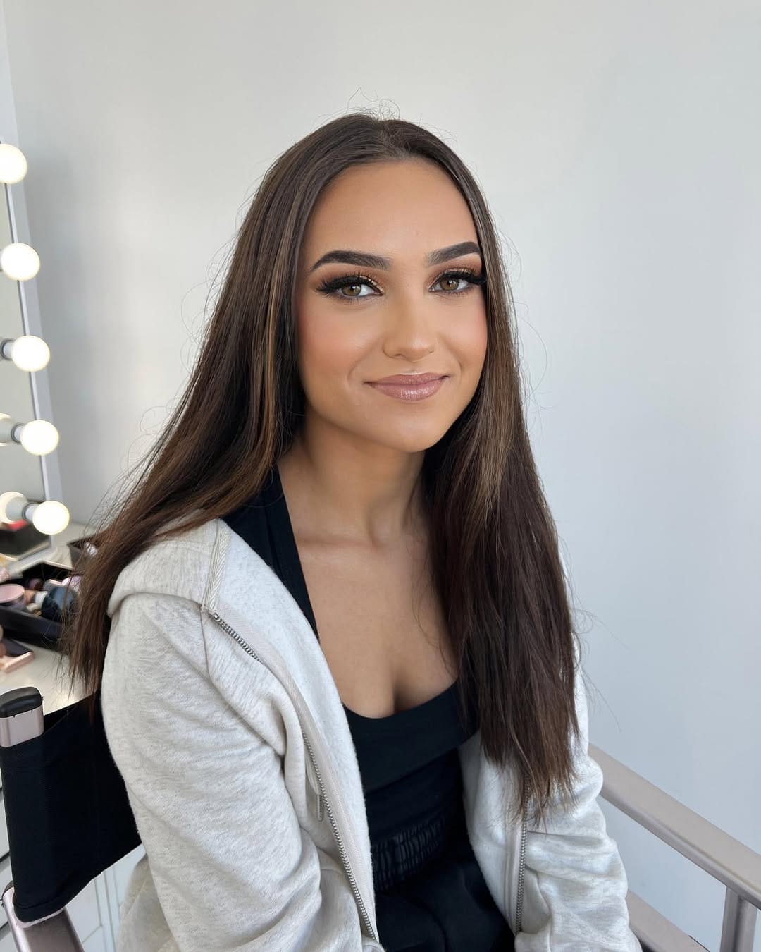 Post 2 by MELBOURNE MAKEUP ARTIST on Instagram (image)