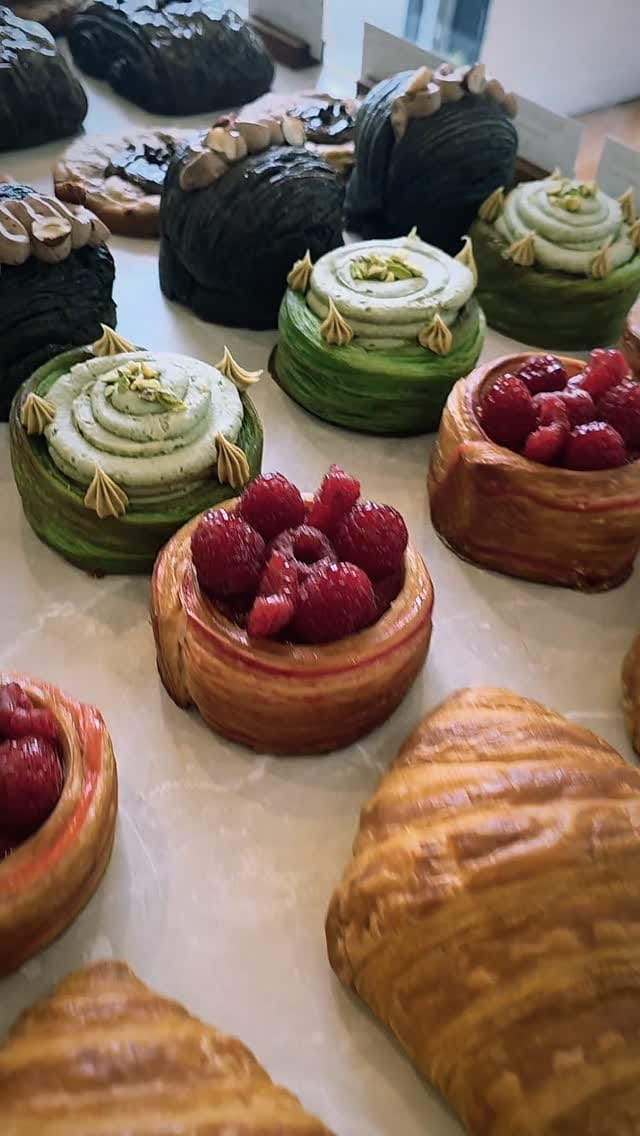 Post 2 by ML Pâtisserie on Instagram (video)