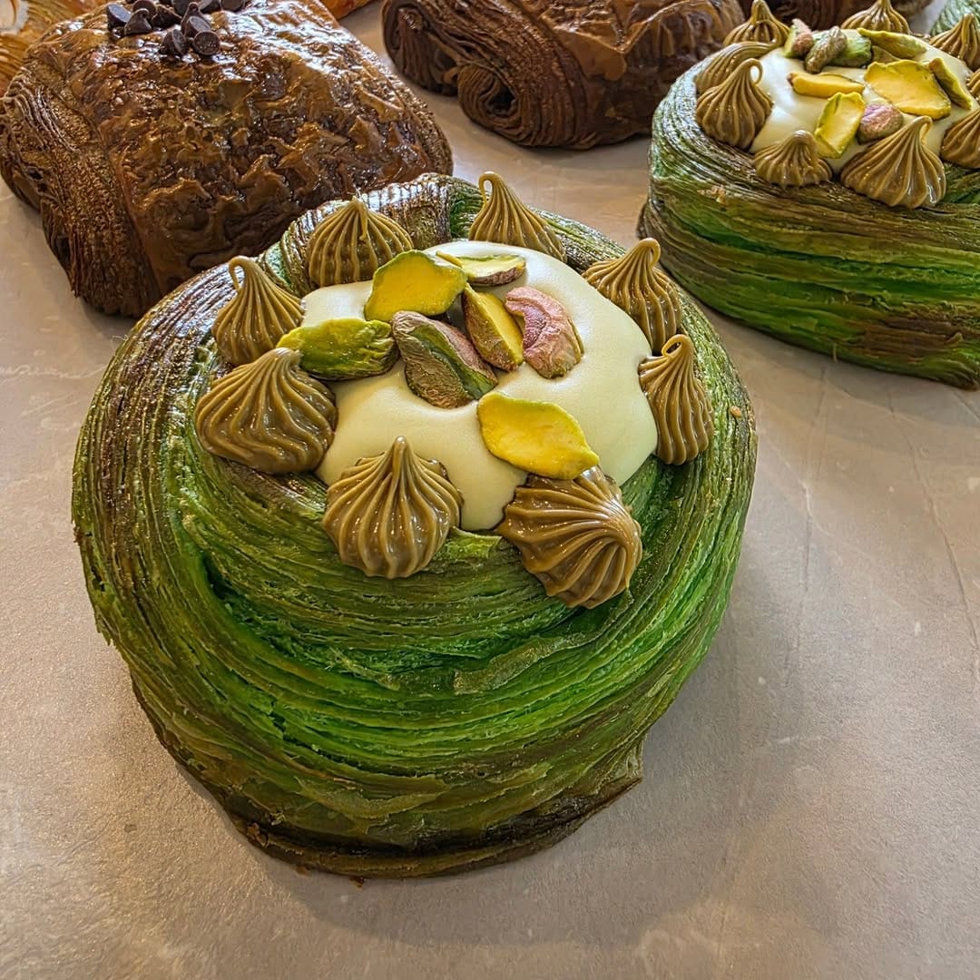 Post 10 by ML Pâtisserie on Instagram (image)