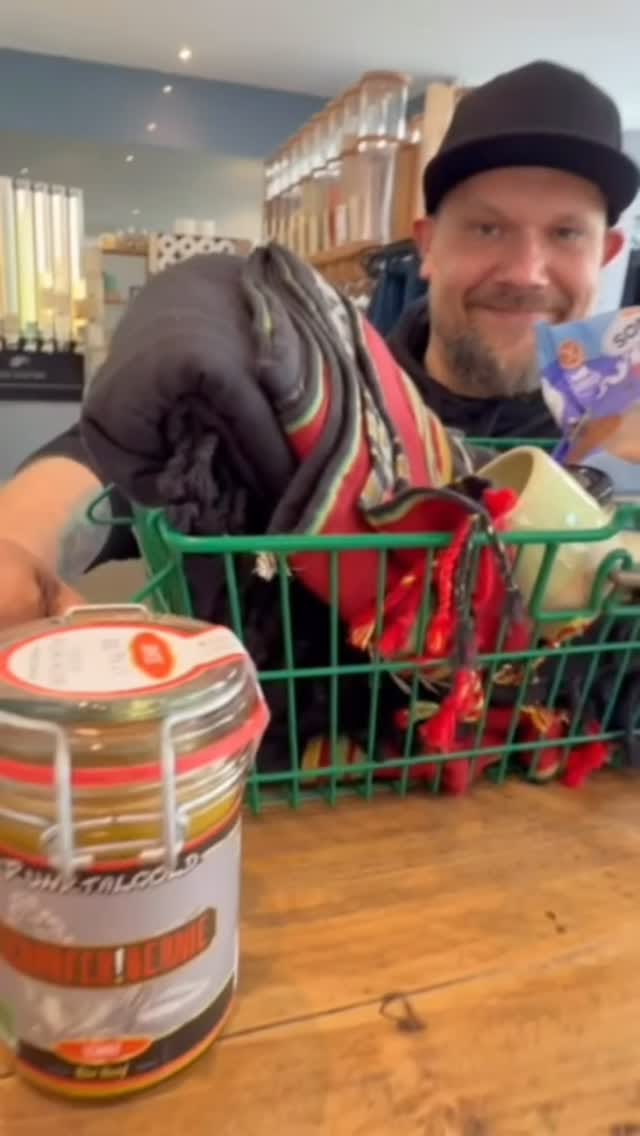 Post 8 by Frau Lose e. V. on Instagram (video)