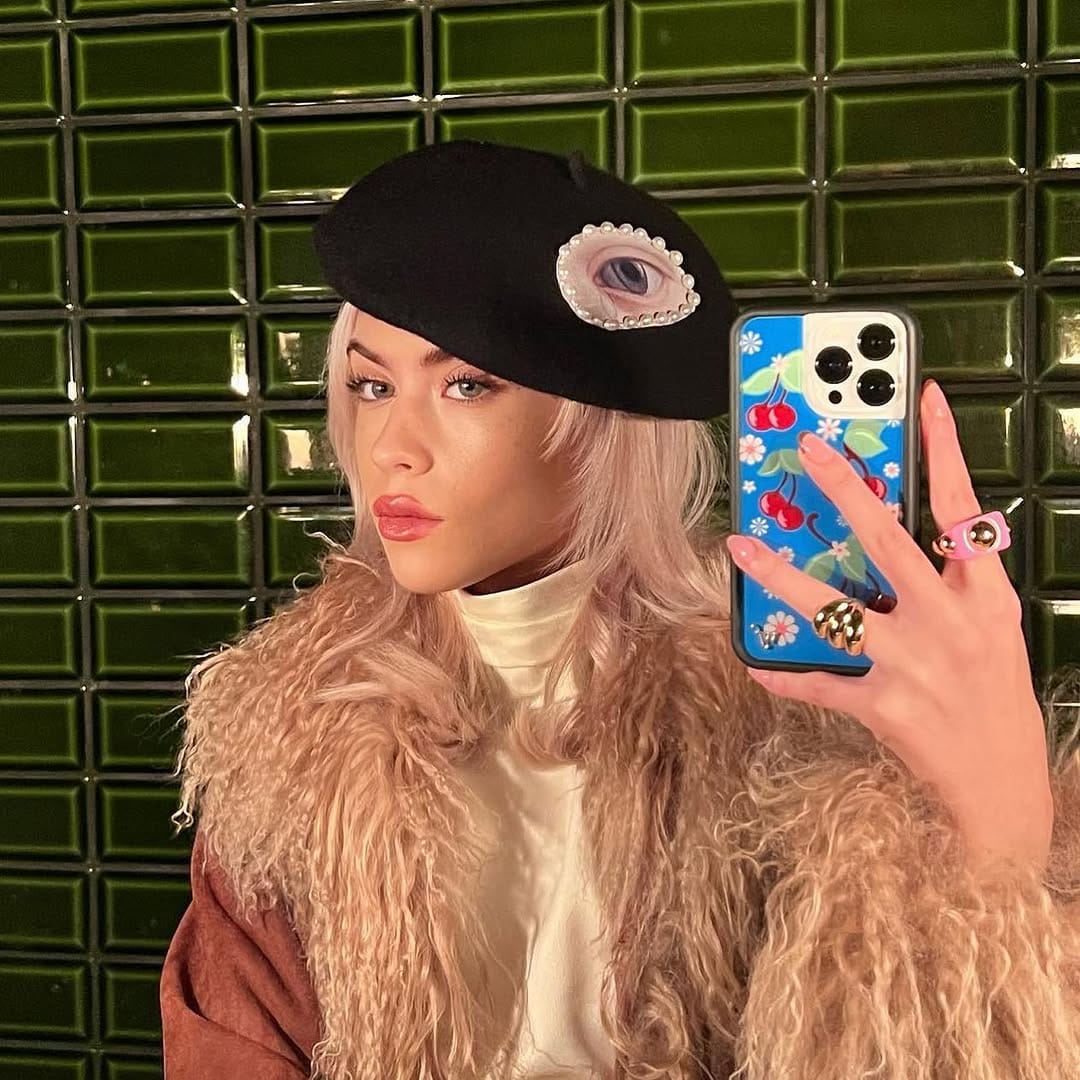 Post 8 by Frances Island on Instagram (image)