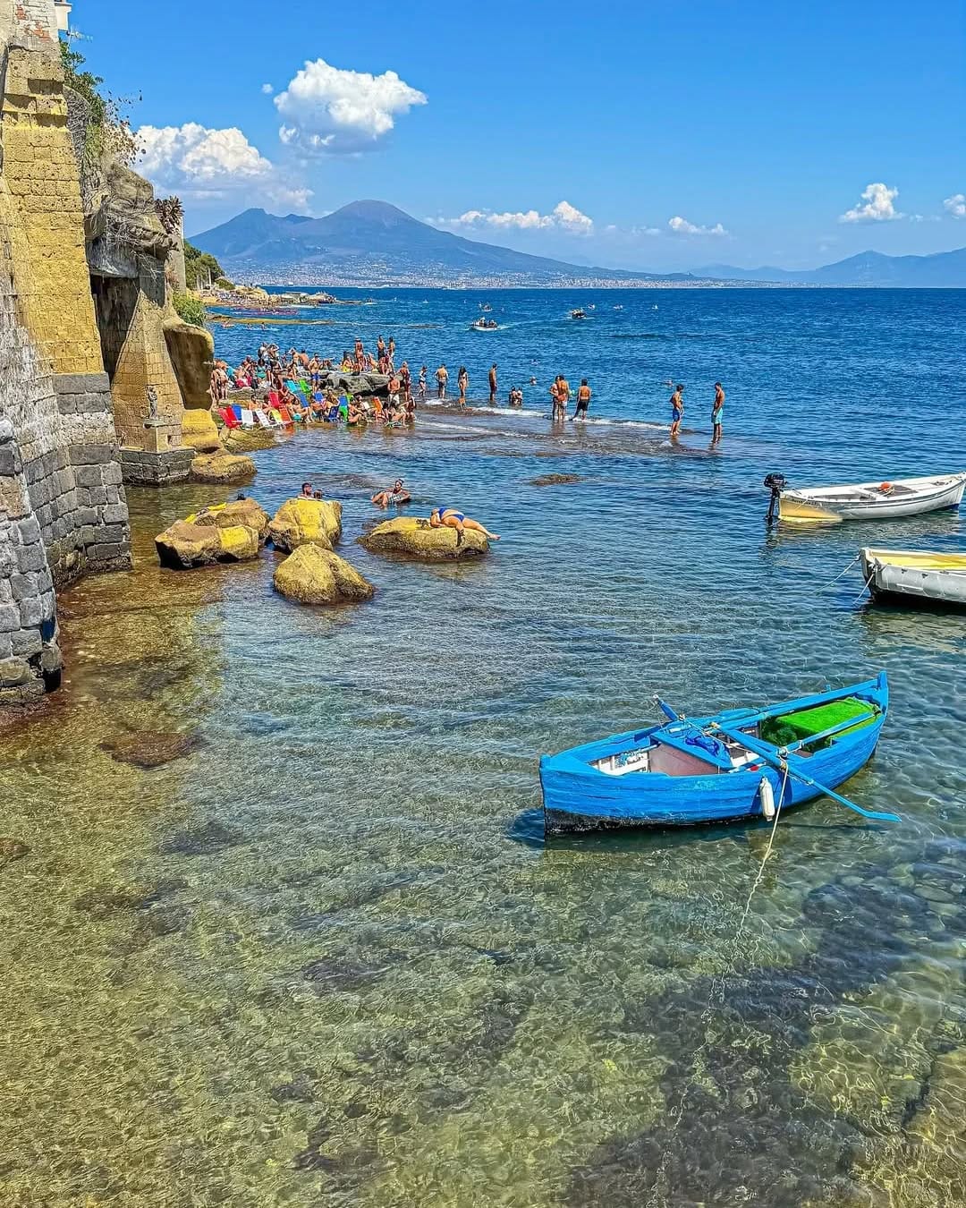 Post 1 by 🔵 Living Campania Gallery on Instagram (image)