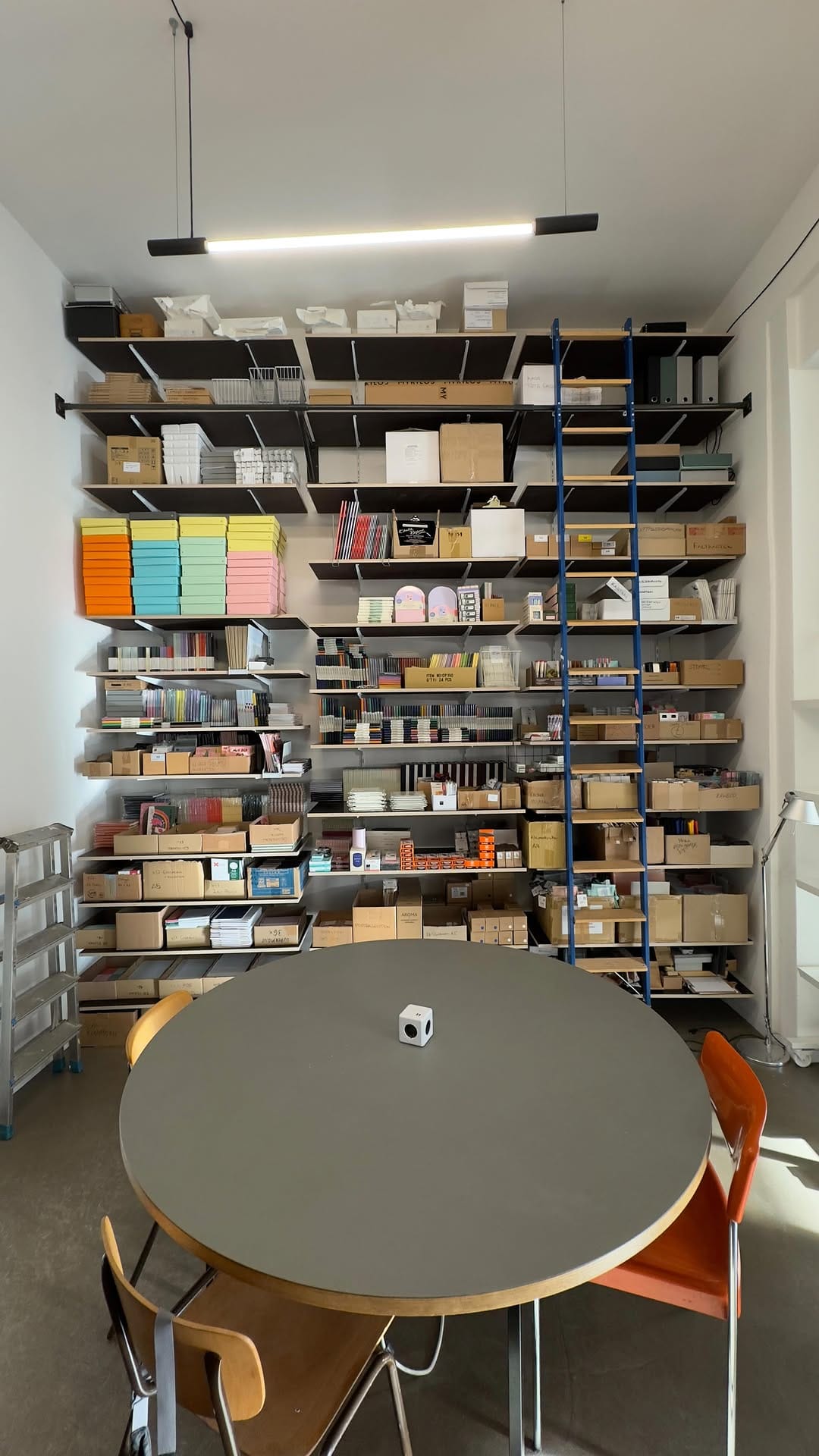 Post 10 by Eisenhauer Bürokultur on Instagram (video)