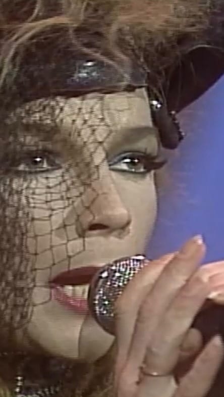 Post 7 by Melissa "La Reina del Rock" on Instagram (video)