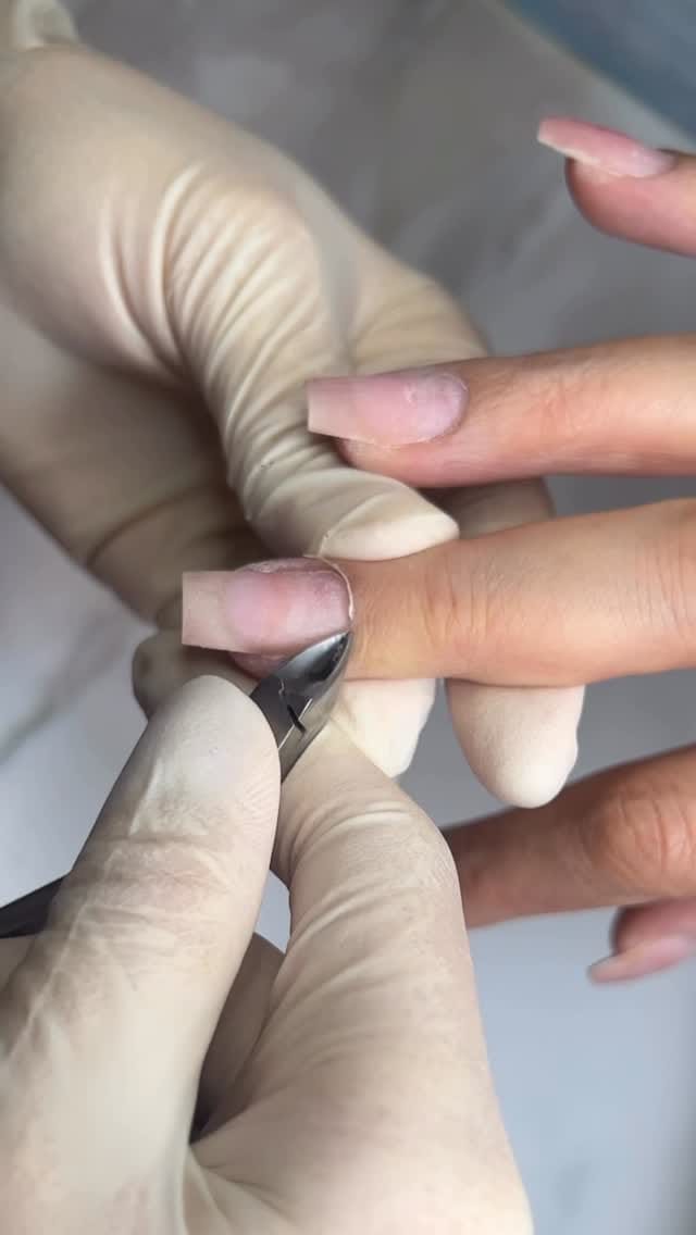 Post 5 by Nailed_by_becky Tran Rebekah on Instagram (video)