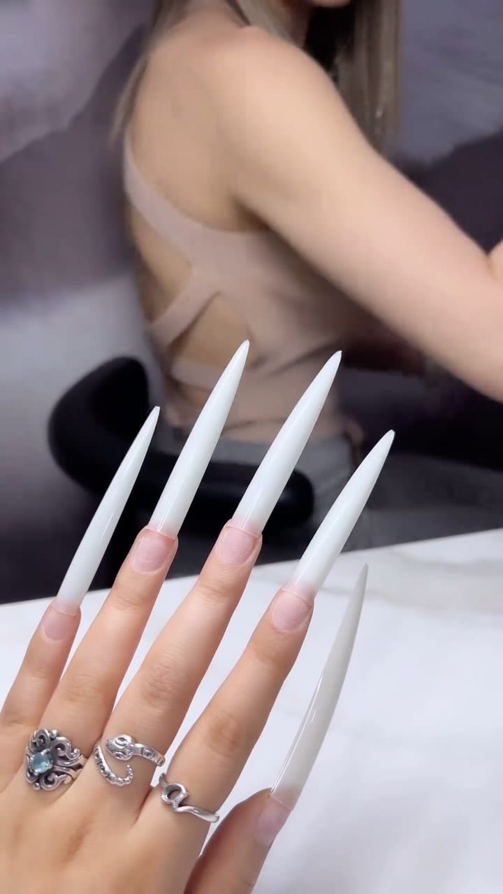 Post 8 by Nailed_by_becky Tran Rebekah on Instagram (video)