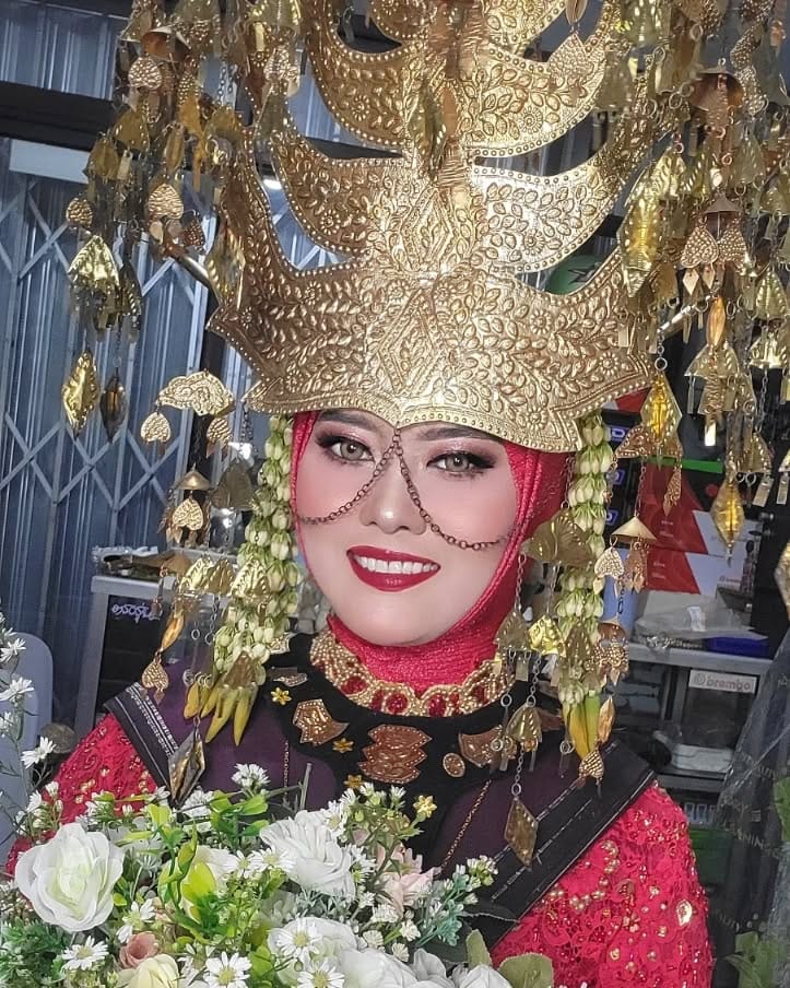 Post 5 by MUA DEPOK ' entii ' on Instagram (image)