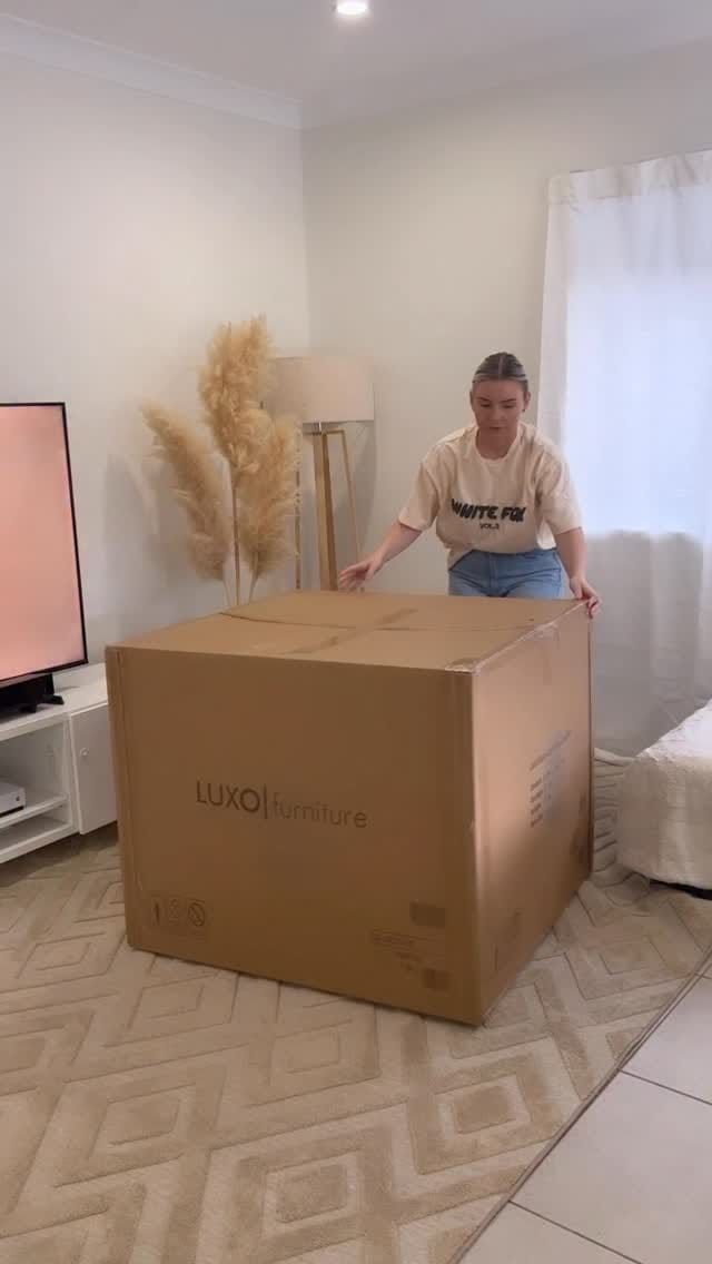 Post 5 by Luxo Living on Instagram (video)