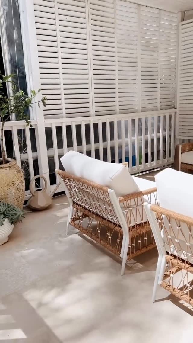 Post 1 by Luxo Living on Instagram (video)