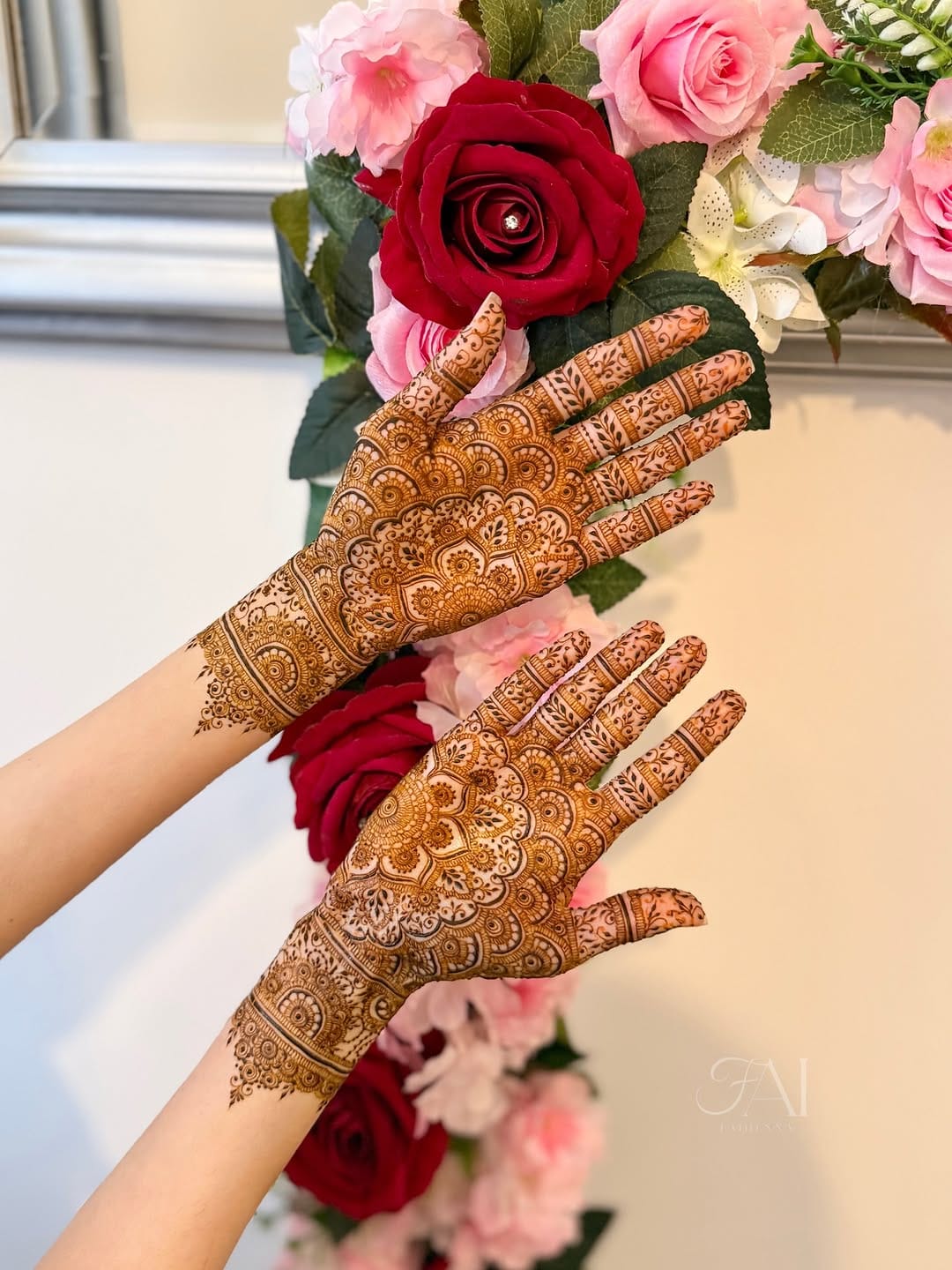 Post 1 by London Henna Artist | faihenna 🤍 on Instagram (carousel)