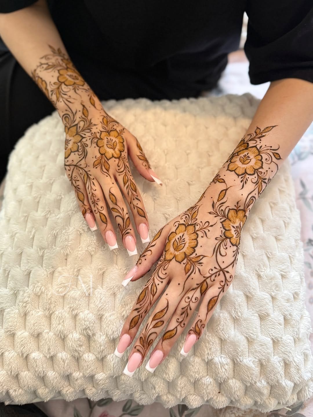 Post 5 by London Henna Artist | faihenna 🤍 on Instagram (carousel)