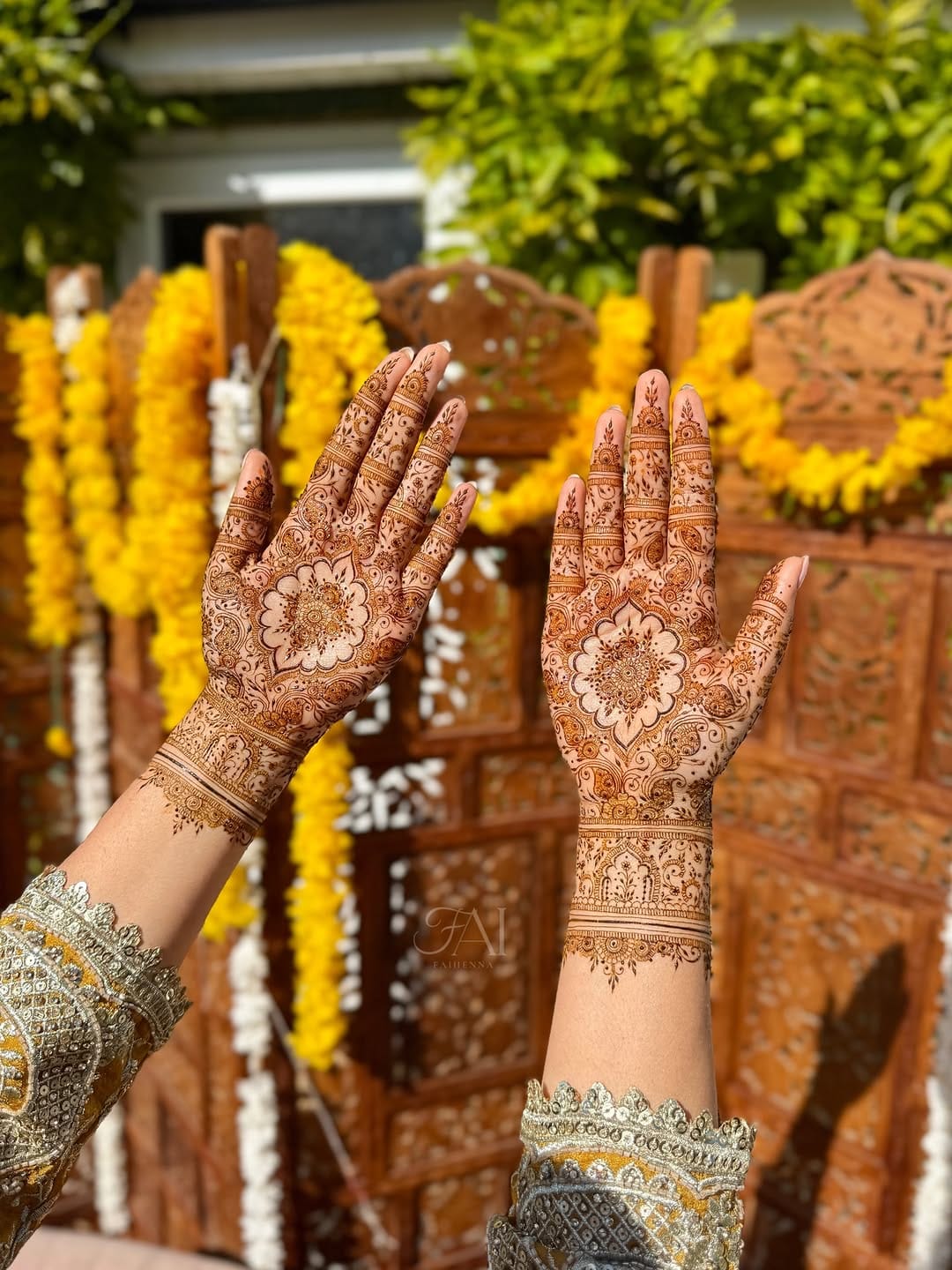 Post 3 by London Henna Artist | faihenna 🤍 on Instagram (image)
