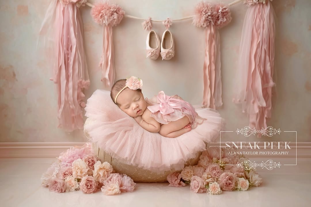 Post 7 by Cake Smash & Newborn Photography Melbourne | ALANA TAYLOR on Instagram (carousel)
