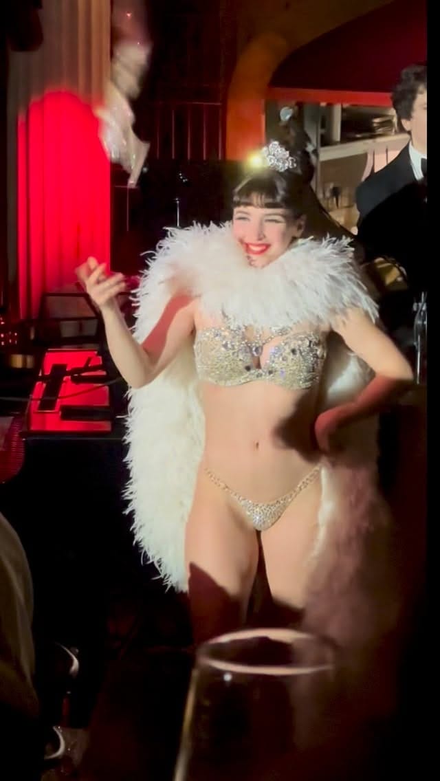 Post 9 by Clea De Velours 💋 on Instagram (video)