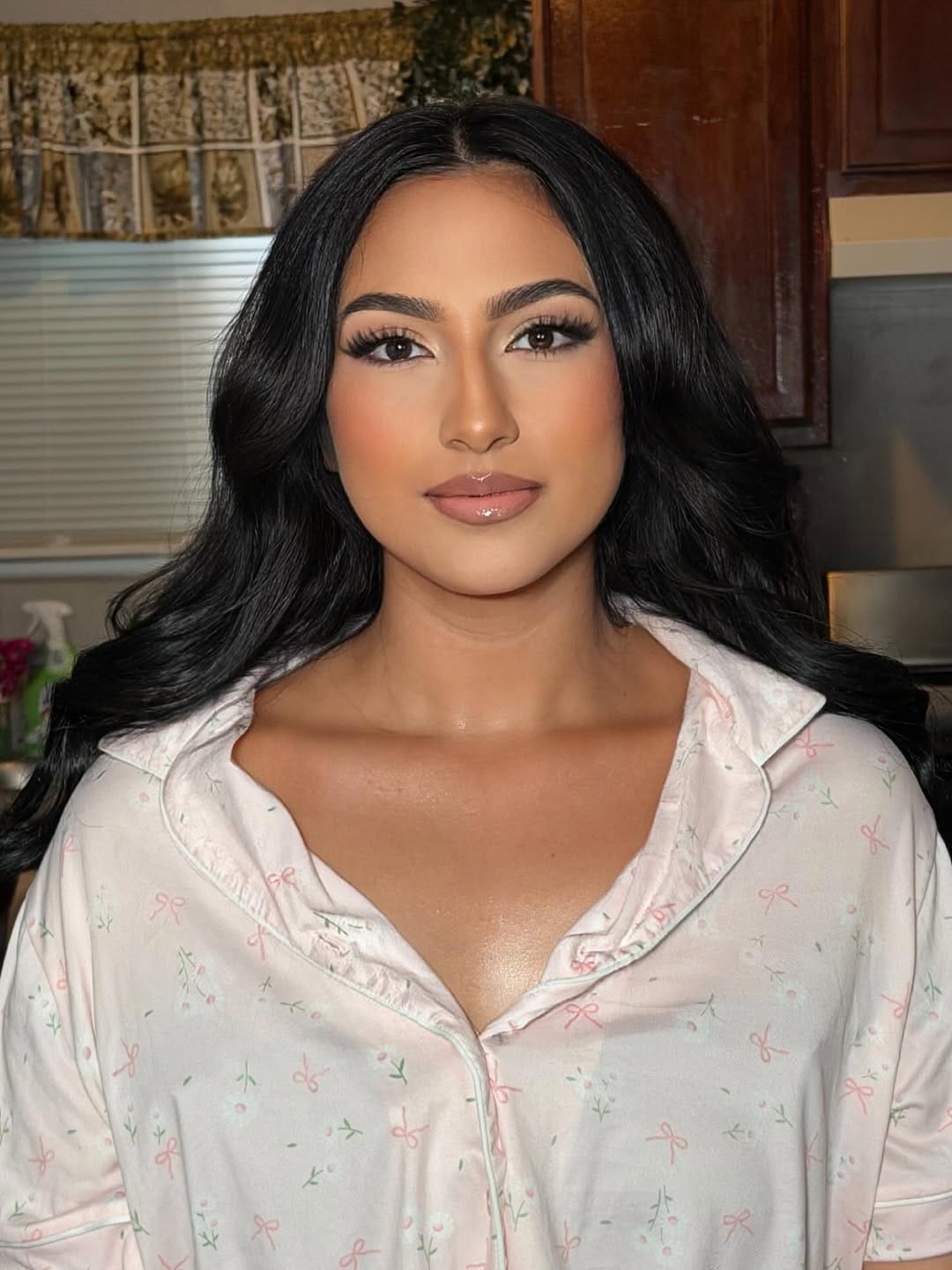 Post 1 by -Zaira  - Makeup Artist & Hair stylist on Instagram (carousel)
