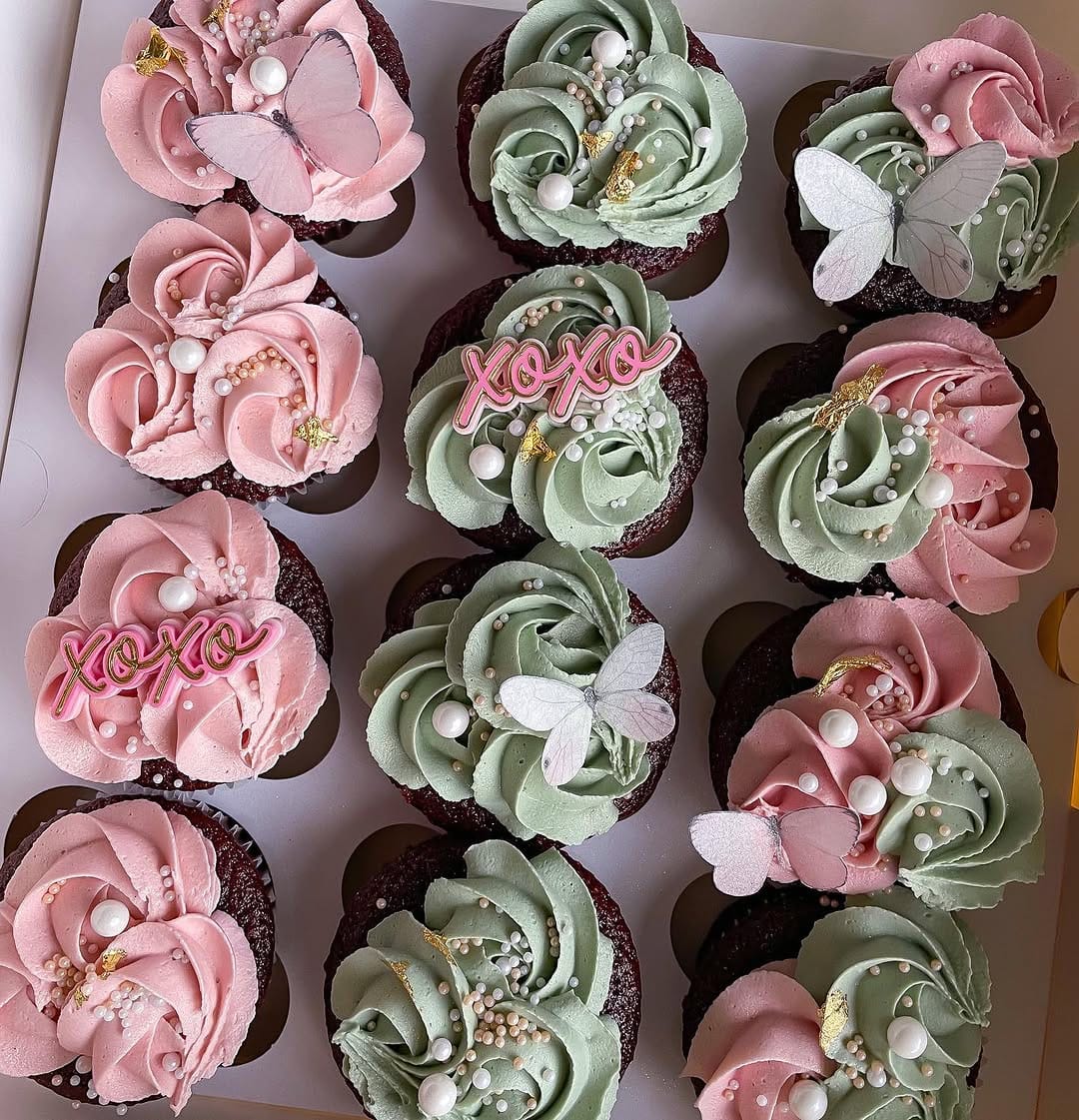 Post 6 by Cakes By Angelica on Instagram (image)