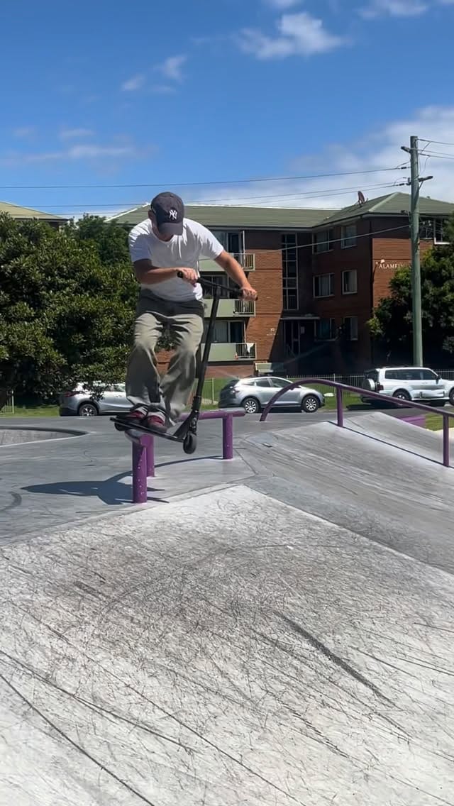 Post 1 by FRIENDLY CREW & GRIPTAPE on Instagram (video)