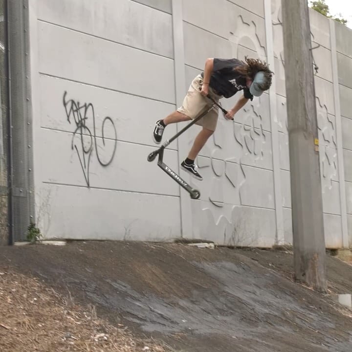 Post 3 by FRIENDLY CREW & GRIPTAPE on Instagram (carousel)