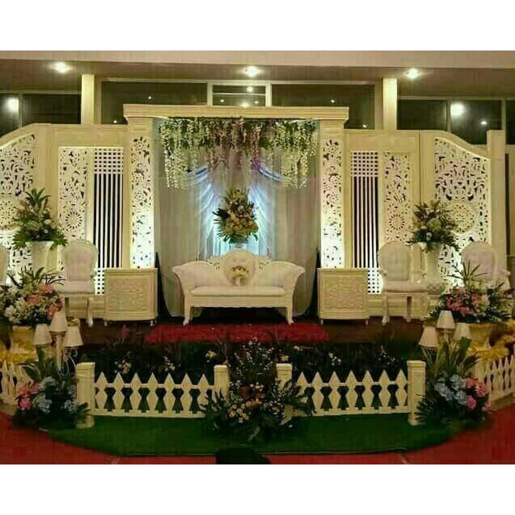 Post 1 by kursi pelaminan jepara on Instagram (image)
