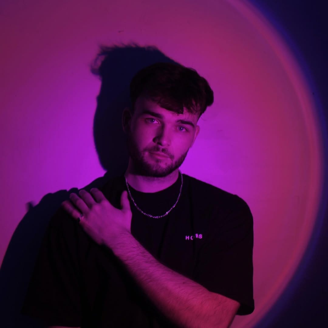 Post 6 by Charlie Waves on Instagram (image)