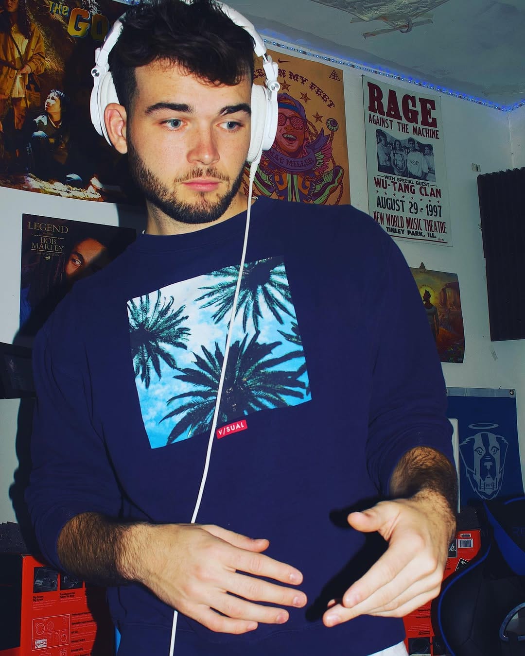 Post 8 by Charlie Waves on Instagram (image)