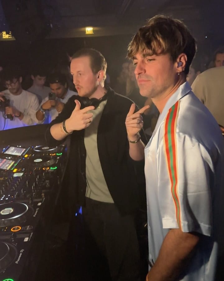 Post 8 by Oliver Benz on Instagram (carousel)