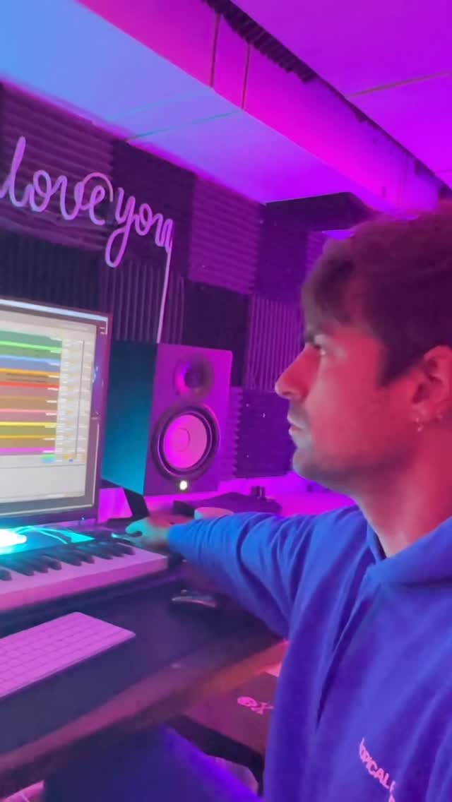 Post 5 by Oliver Benz on Instagram (video)
