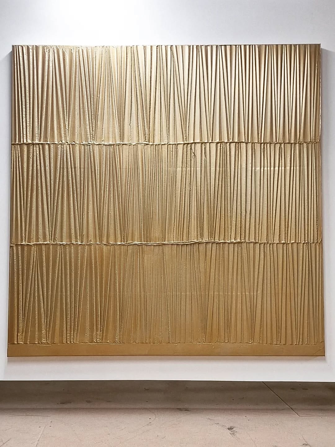 Post 5 by JULIAN ARNAUD on Instagram (image)