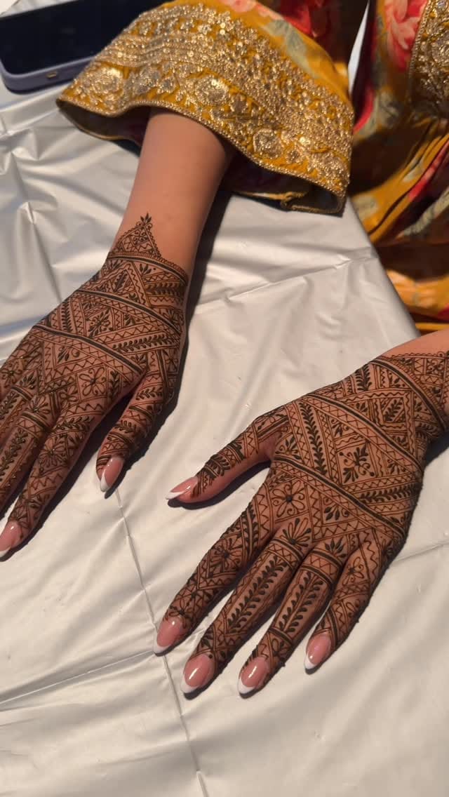 Post 5 by • HennaVative est.2013 • Houston Henna Artist on Instagram (video)