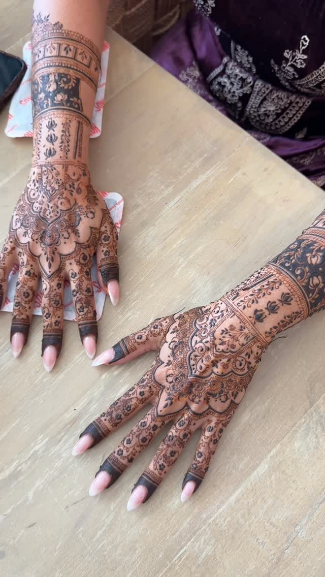 Post 6 by • HennaVative est.2013 • Houston Henna Artist on Instagram (video)