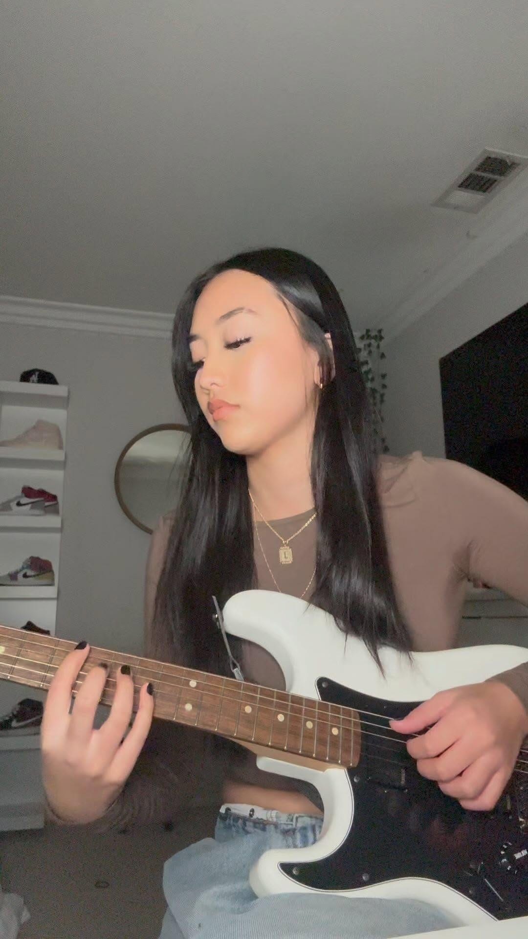 Post 10 by JEWEL CHANG on Instagram (video)