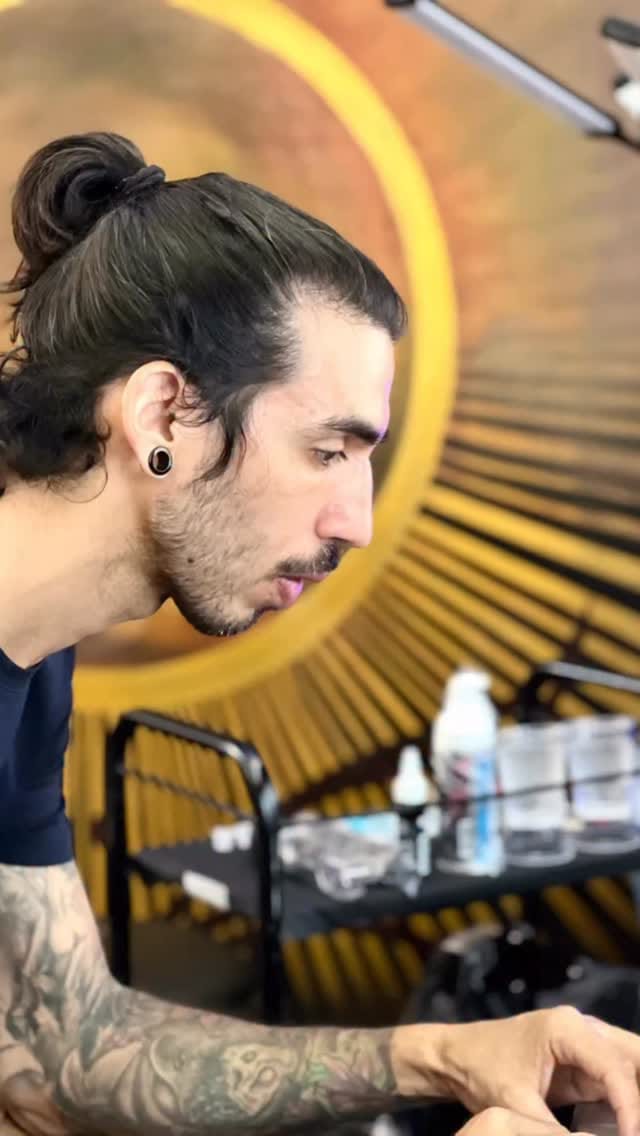 Post 3 by Luis Malusardi | Tattoo Artist on Instagram (video)