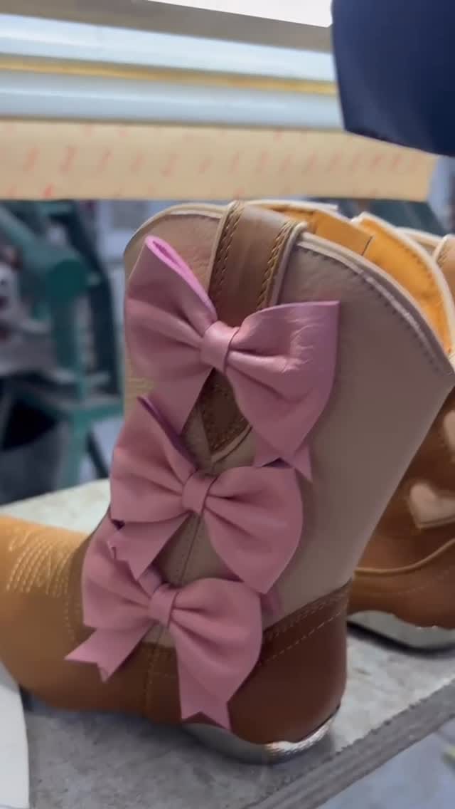 Post 1 by NOTHING BUT AMOR  🦋 on Instagram (video)