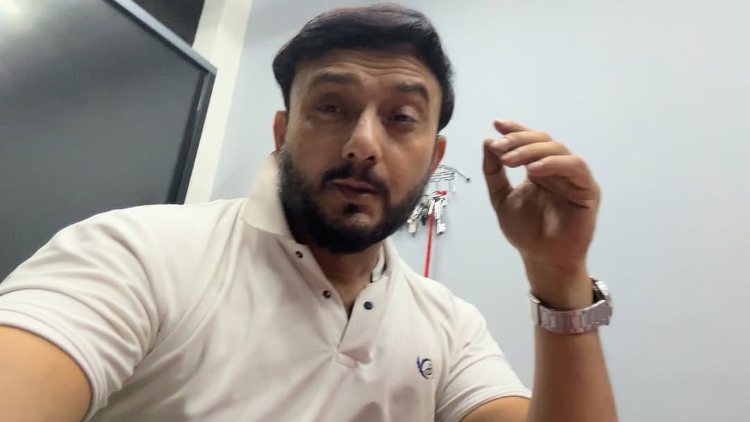 Post 8 by Physics HeadQuarters on Instagram (video)