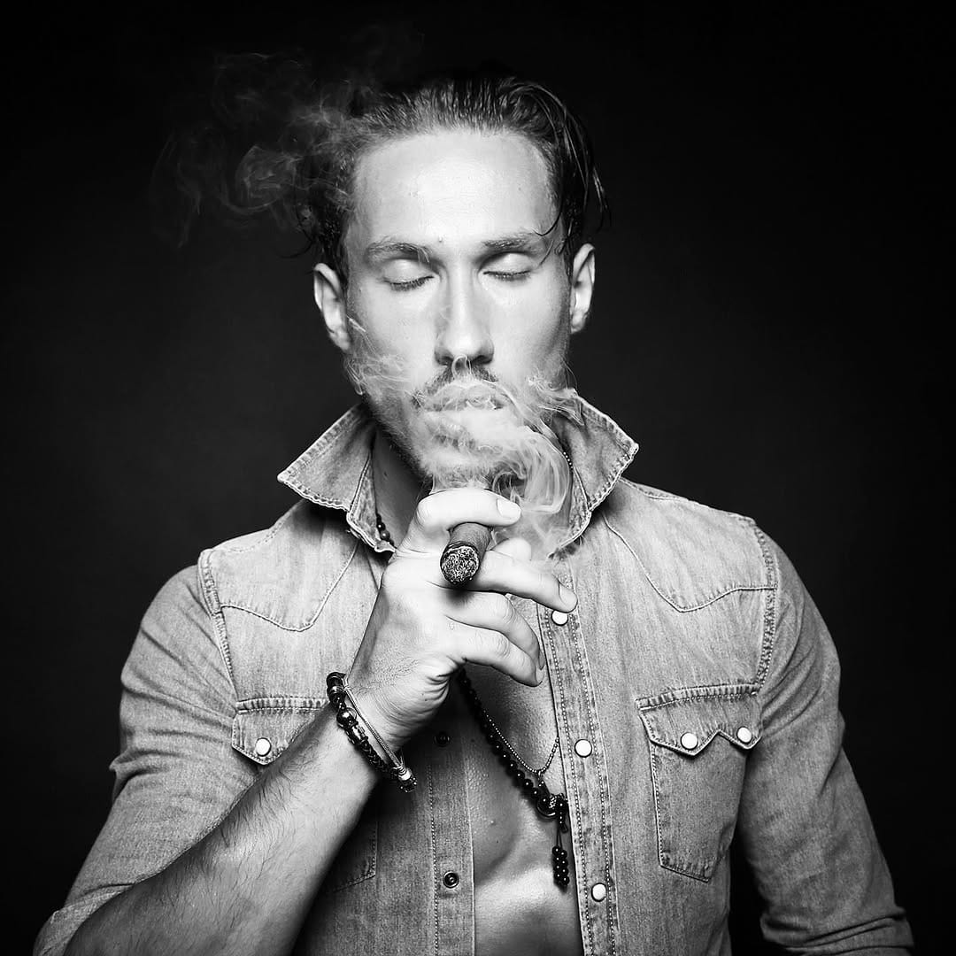 Post 9 by DENYS SAMSON on Instagram (image)