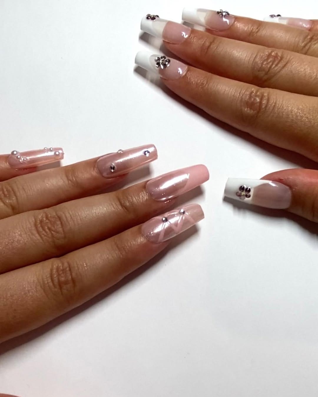 Post 5 by Hasna : Press on nails / Gel X on Instagram (carousel)