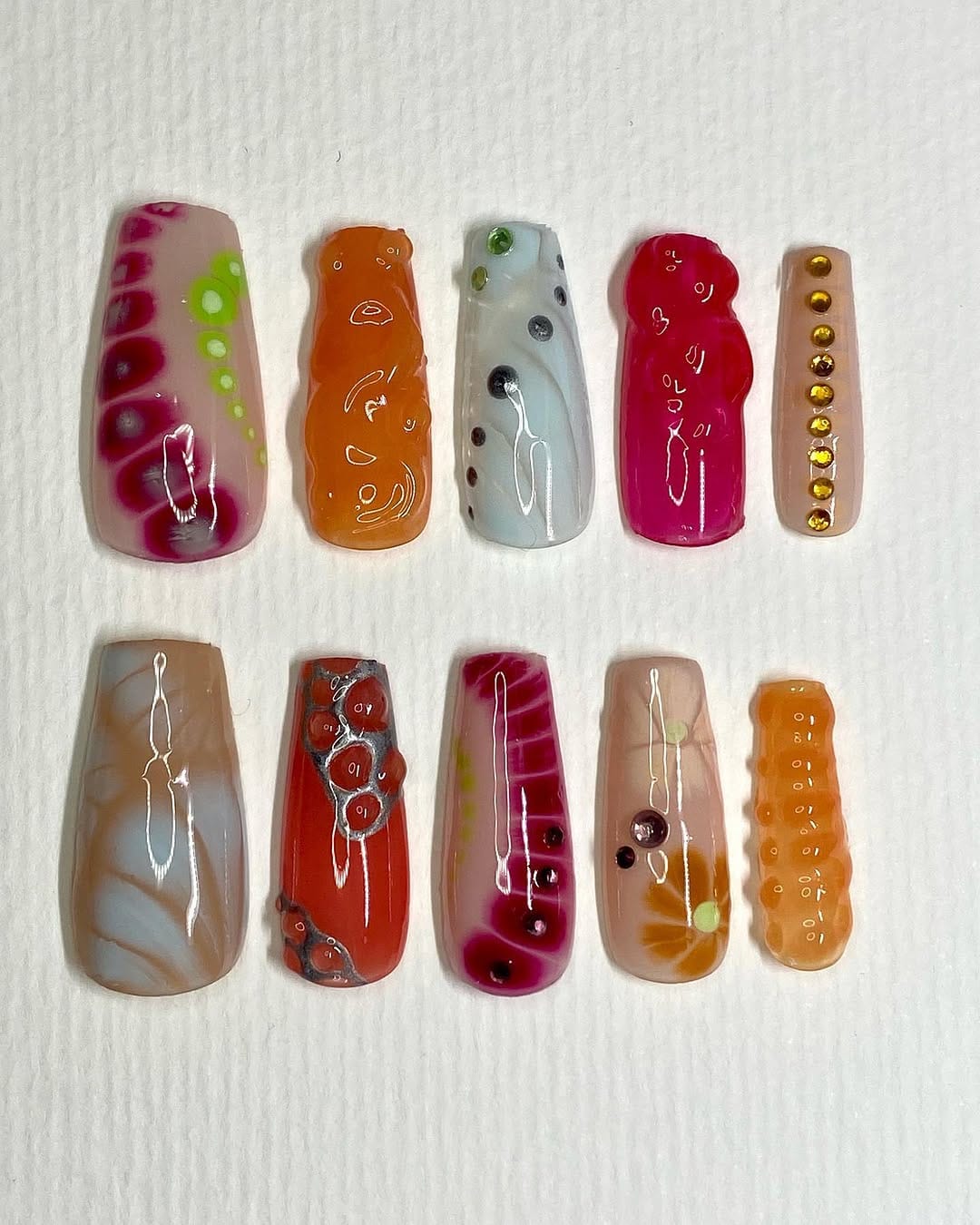 Post 3 by Hasna : Press on nails / Gel X on Instagram (carousel)