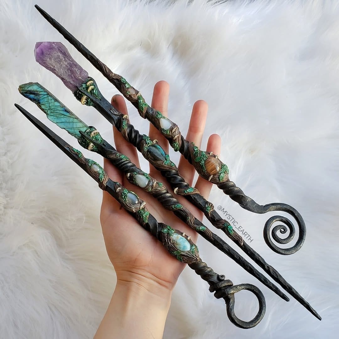 Post 10 by Mystic Earth | Annabell Larsh on Instagram (image)