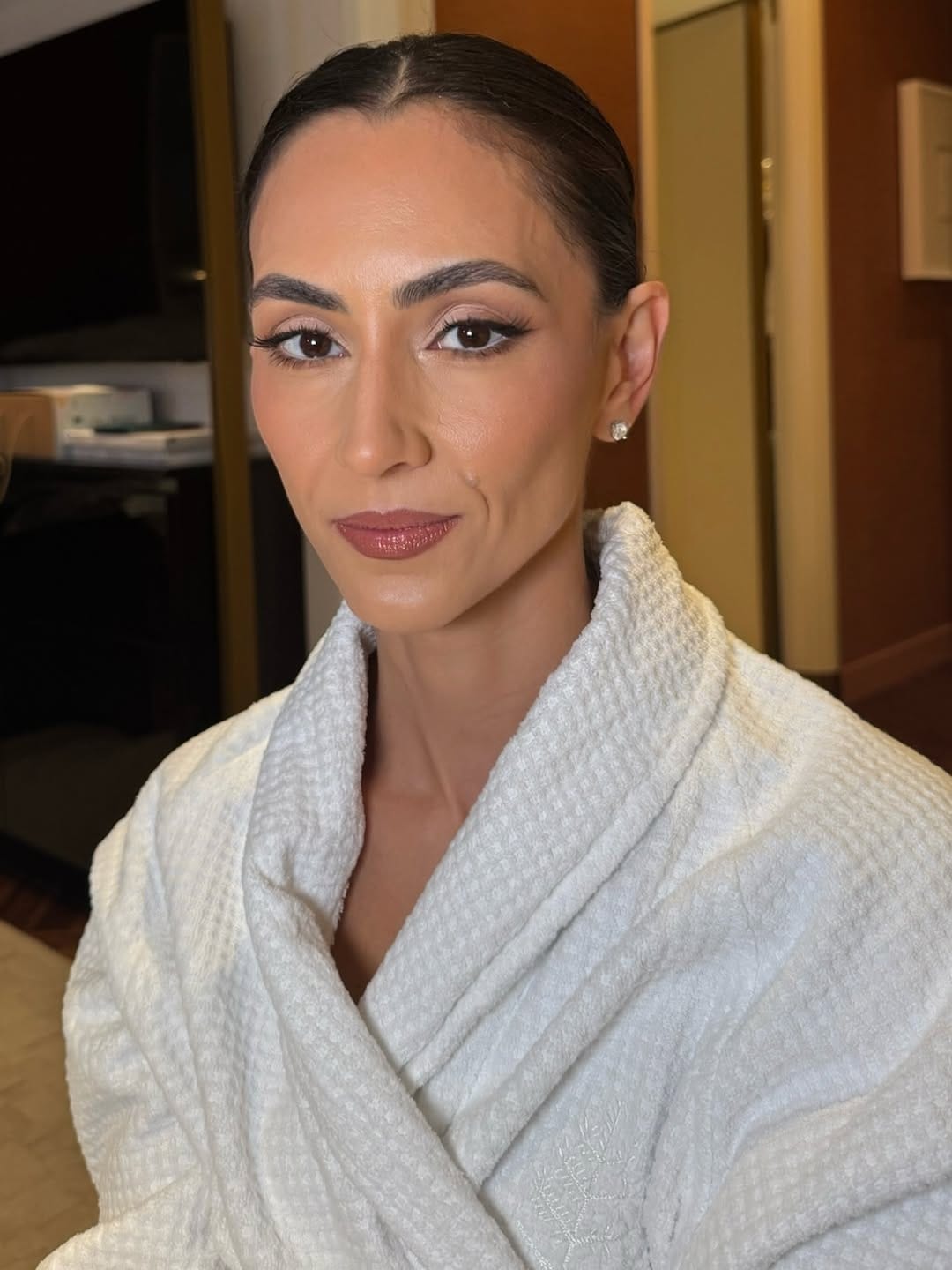 Post 5 by Ludovica B • Pro Makeup Artist on Instagram (carousel)