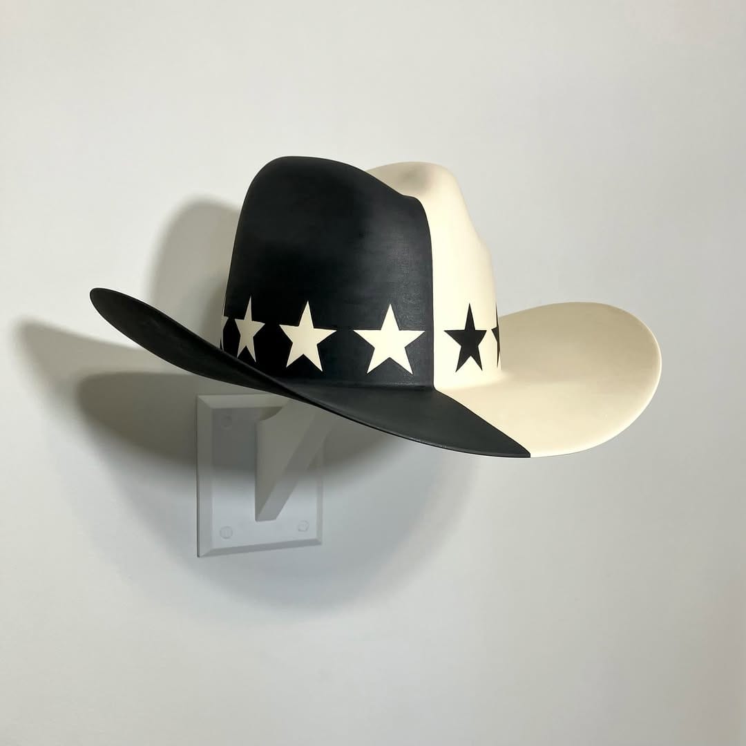 Post 1 by ☆ 𝗥𝗔𝗩𝗘𝗡 𝗛𝗔𝗟𝗙𝗠𝗢𝗢𝗡 ☆ on Instagram (carousel)