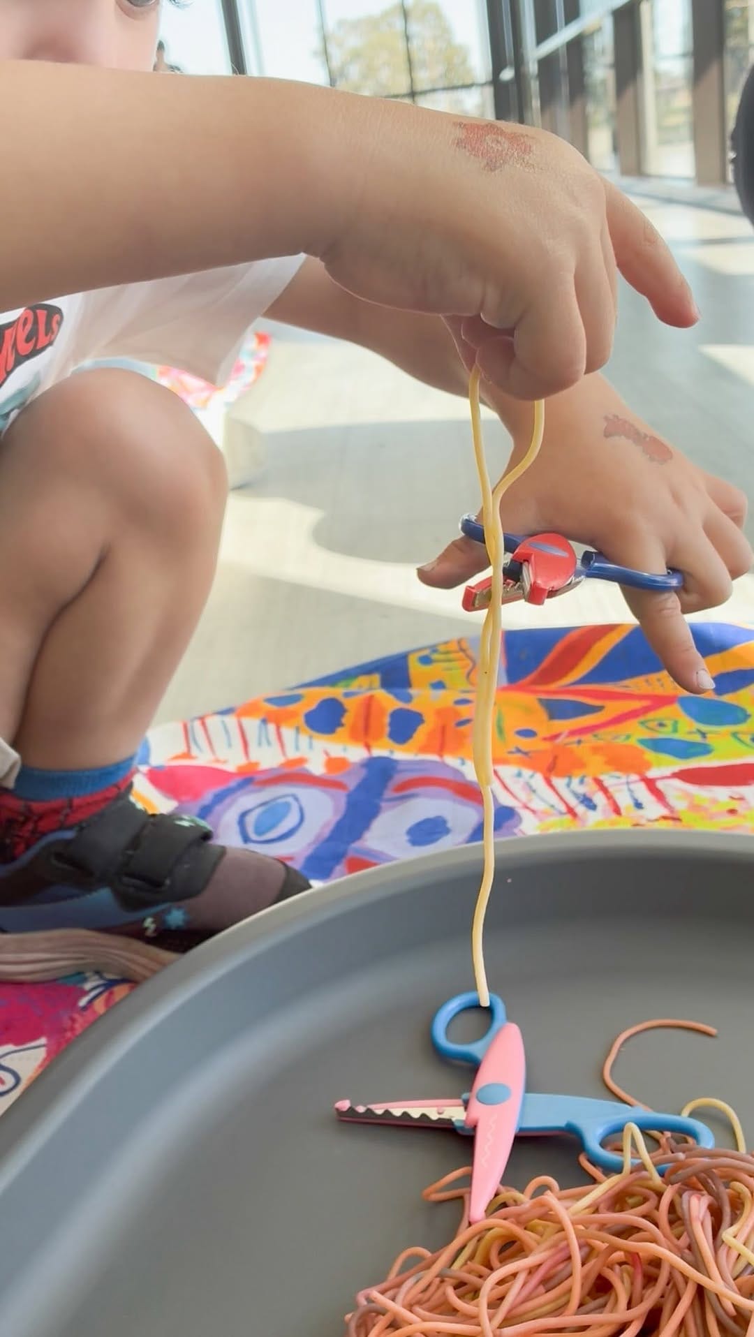 Post 2 by It’s Time To Play Now | SENSORY TRAYS on Instagram (video)